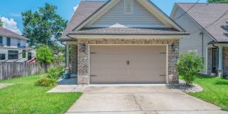 Modern 4-Bedroom Home with Designer Touches in the Heart of Niceville Gallery 1