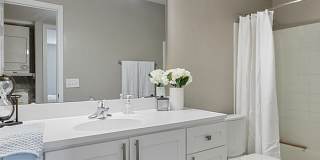 Central Pointe Apartment Homes Gallery 10