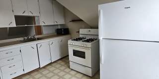 260 Laurel St Gallery 9