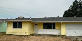 2-Bedroom Duplex with Garage – Close to JBLM & Olympia Gallery 1
