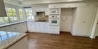 3571 Carnation Gallery 1