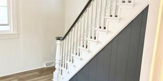 Cozy 2–3 Bedroom, 1 Bath Home with Garage & Sunroom Gallery 6