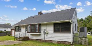 Single-Level 3 Bedroom Rental Near Downtown Hampton Gallery 25