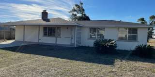 Beautiful home with backyard! Gallery 1