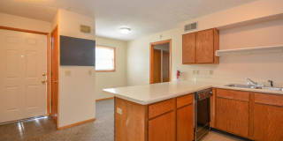 523 Henderson Crossing - Half Off Admin Fees & $350 Gift Card! Gallery 6