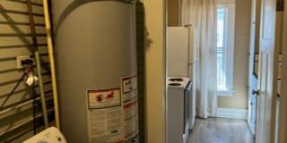 1114 W 8TH A&amp;B Gallery 25