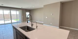 Beautiful Newer 4 Bedroom 3 Bathroom Anthem at Merrill Ranch Home! Gallery 14