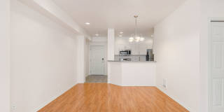 2 Bedroom 1.75 Bath Condo - Seattle Gallery 9