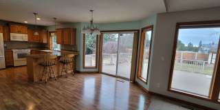 HUGE!  4 Bed Family Home in Mead Gallery 1