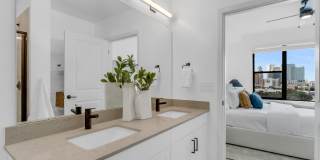 7th & Oak Gallery 21