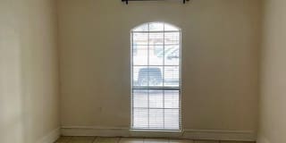 1866 ROYAL OAK ST. Gallery 6