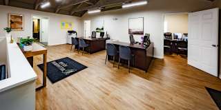 Williamsburg Square Gallery 8