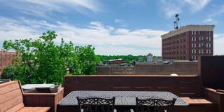 Completely Renovated Downtown Memphis Loft with Rooftop Skyline Views. Gallery 19