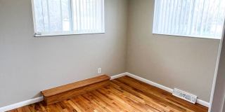 ** Move in Special** Spacious 3 bedroom, 1 bath Lakewood duplex with fenced in backyard available! Gallery 6