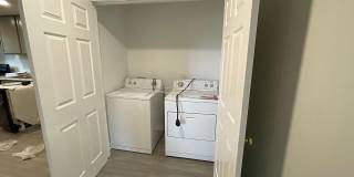Room in 3 Bedroom Home at Glory St Gallery 18