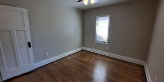 2 Bedroom, 1 Bathroom home with large garage Gallery 24