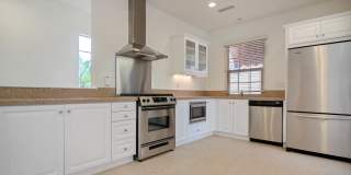 Nestled in the Woodbury Community- detached 2-bedroom Bowen Court Town Home Gallery 14