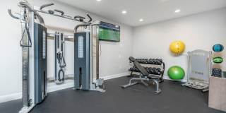 Montabella at Oak Forest Apartments Gallery 16