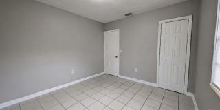 7704 N Taliaferro Ave Gallery 9
