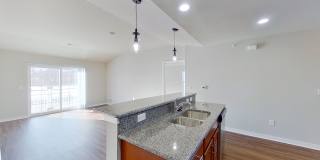 Condo Style Upper 3 Bedroom 2 Bathroom plus Den Apartment Gallery 19