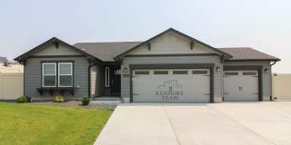 3 Bedroom, 2 Bath Home in Kennewick Gallery 1