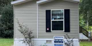 211 Oxford Circle Gallery 1