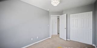Beautiful Townhome in Excellent West Valley Area Gallery 16