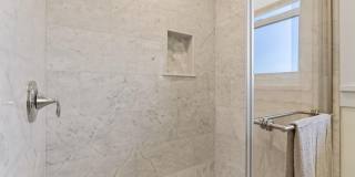 1 Roseld Avenue Gallery 18