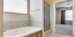 Lone Oak Ridge + Gated Community + 4 beds/2.5 Baths + Storm Shelter + Deer Creek Schools Gallery 21
