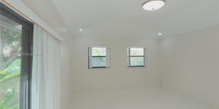 518 NE 48th St Gallery 9