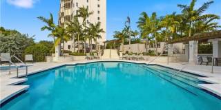 8990 Bay Colony Dr Gallery 32