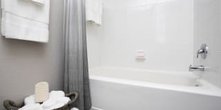 Crestmont at Thornblade Apartments Gallery 15