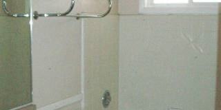 Spacious 4 Bed Home with Pool & Arizona Room Gallery 12