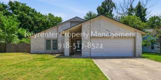 Charming 3 Bed, 2 Bath Home Backing to a Peaceful Greenbelt in Broken Arrow! Gallery 1