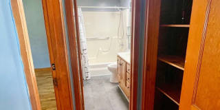 Very Unique 5 Bedroom Home on Large Lot Gallery 11