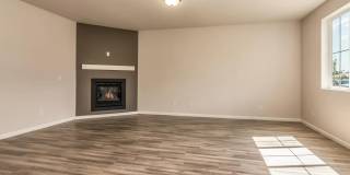 Like New 4 Bed Home Near Old Mill with A/C, Pool Access Gallery 5
