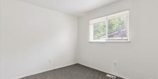 3 bedroom ranch $1300 - Lease Special Gallery 16