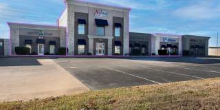 2230 W Grande Boulevard Gallery 1