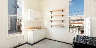 261 Pierce Street Gallery 9