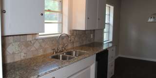 Updated 3 Bedroom in Tyler Gallery 6