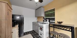 20106 NW 32nd Pl Gallery 1