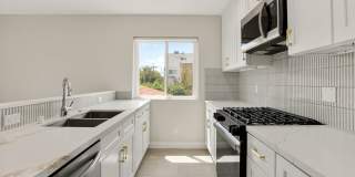 1470 Rexford Drive Gallery 1