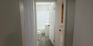 2 BED + BONUS ROOM! 1 BATH HOME! Gallery 6