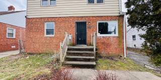 Comfort Meets Convenience: Beautiful 5-Bedroom Single-Family Home Family-Friendly Gallery 1