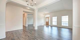 Large home in Pflugerville!  3 car garage - Highland Park Neighborhood Gallery 12