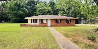 3 Bed, 1 Bath in Montgomery close to Maxwell! Gallery 1