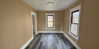 3 Bedroom Moline Home with 2 Car Garage Gallery 5
