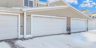 Spacious 3-Bed, 3.5-Bath Townhome with Attached Garage Overlooking Clearwater Park Gallery 1