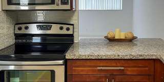 211 NE 8th Ave Gallery 1