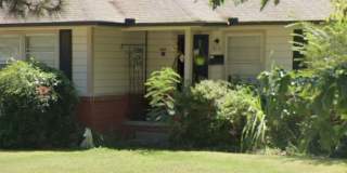 3 Bd 1 Ba Bungalow w/ hardwood Gallery 1
